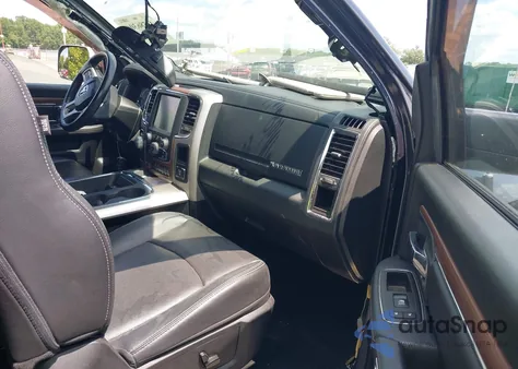 2015 Ram 1500 Laramie z USA, uszkodzony, nr VIN 1C6RR7NTXFS774592